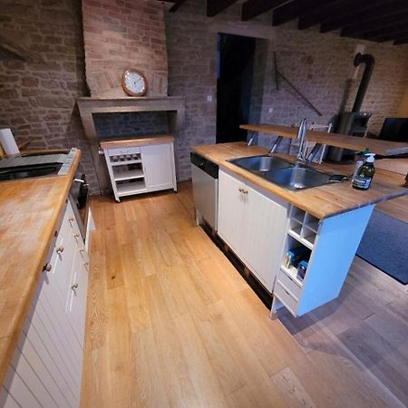 Villa Les Jyrondelles Prisse Family House Extérieur photo
