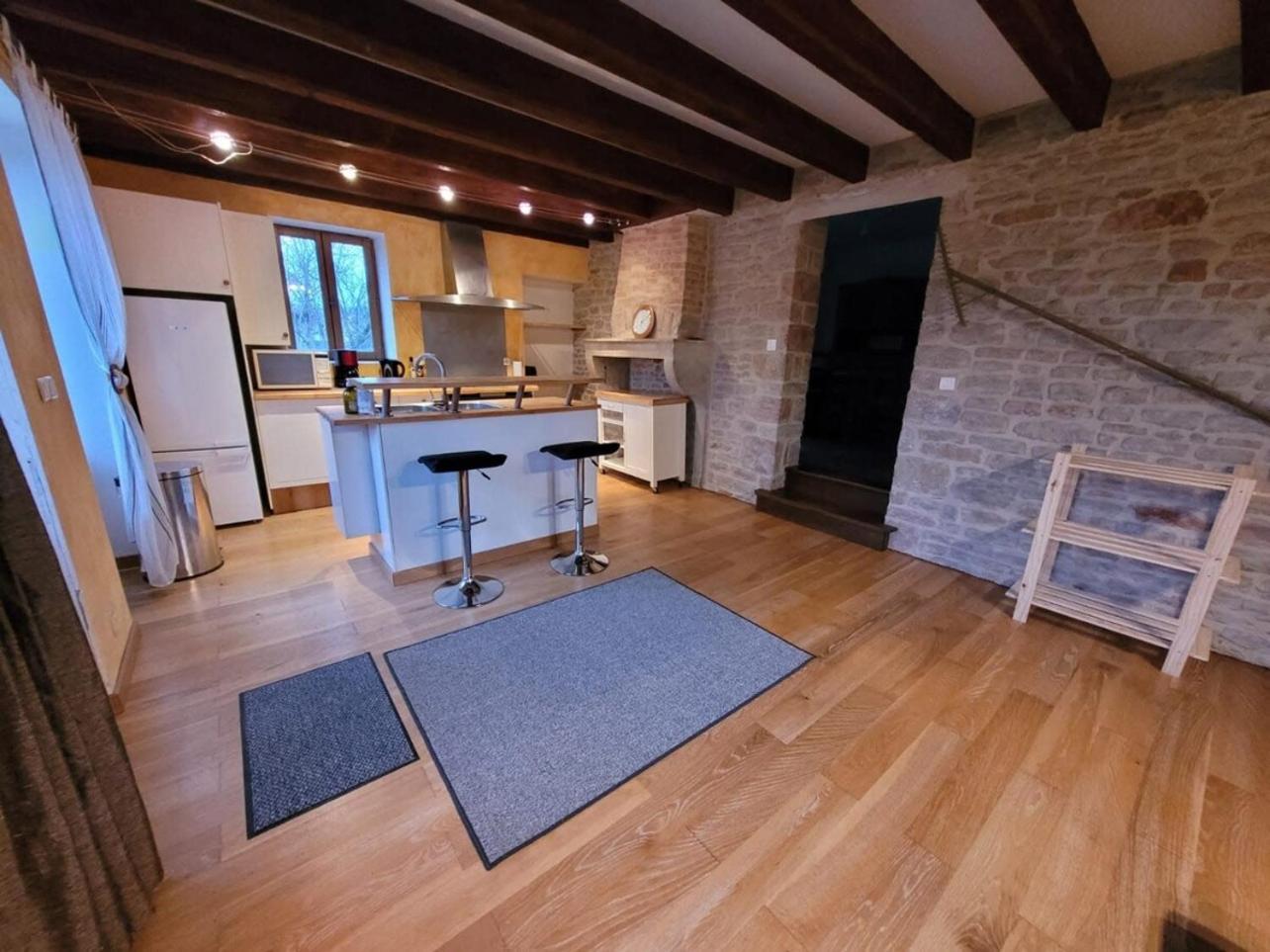 Villa Les Jyrondelles Prisse Family House Extérieur photo